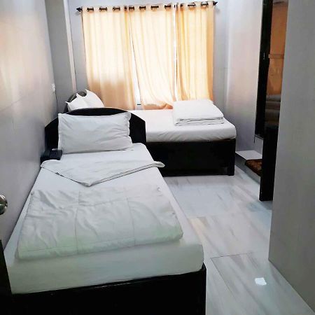 Hotel Holiday Inn Мумбаи Экстерьер фото