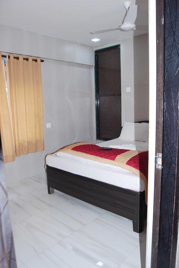 Hotel Holiday Inn Мумбаи Экстерьер фото