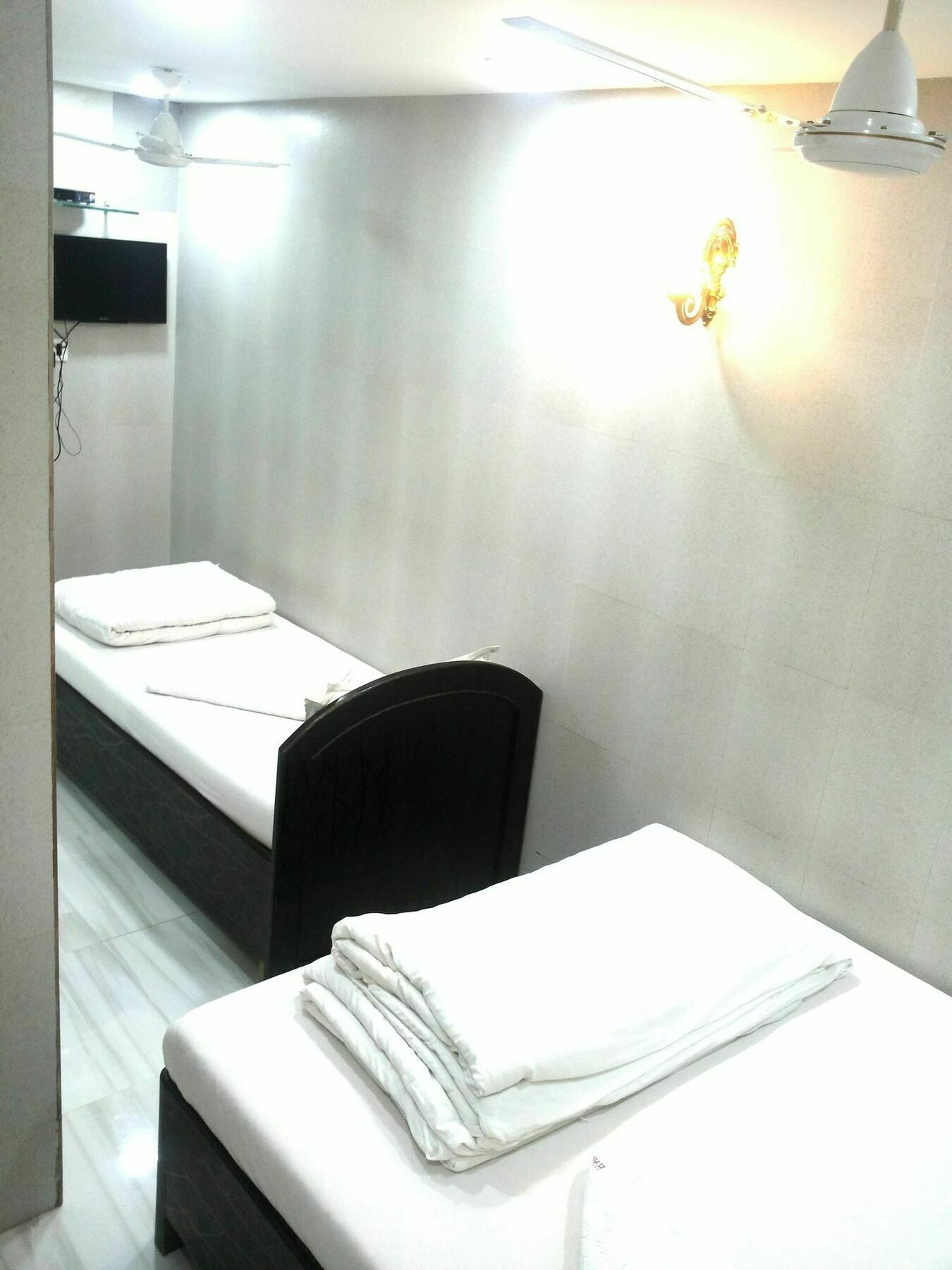 Hotel Holiday Inn Мумбаи Экстерьер фото