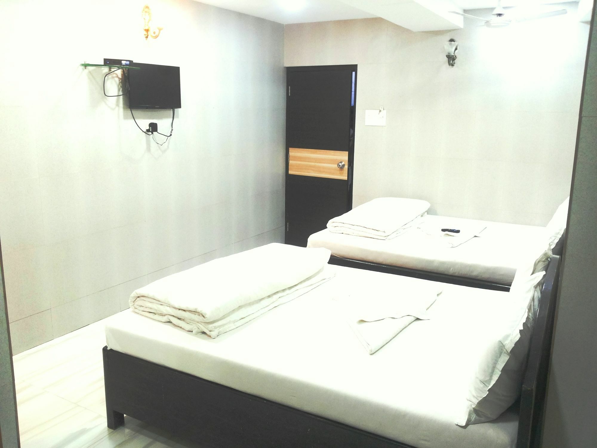 Hotel Holiday Inn Мумбаи Экстерьер фото